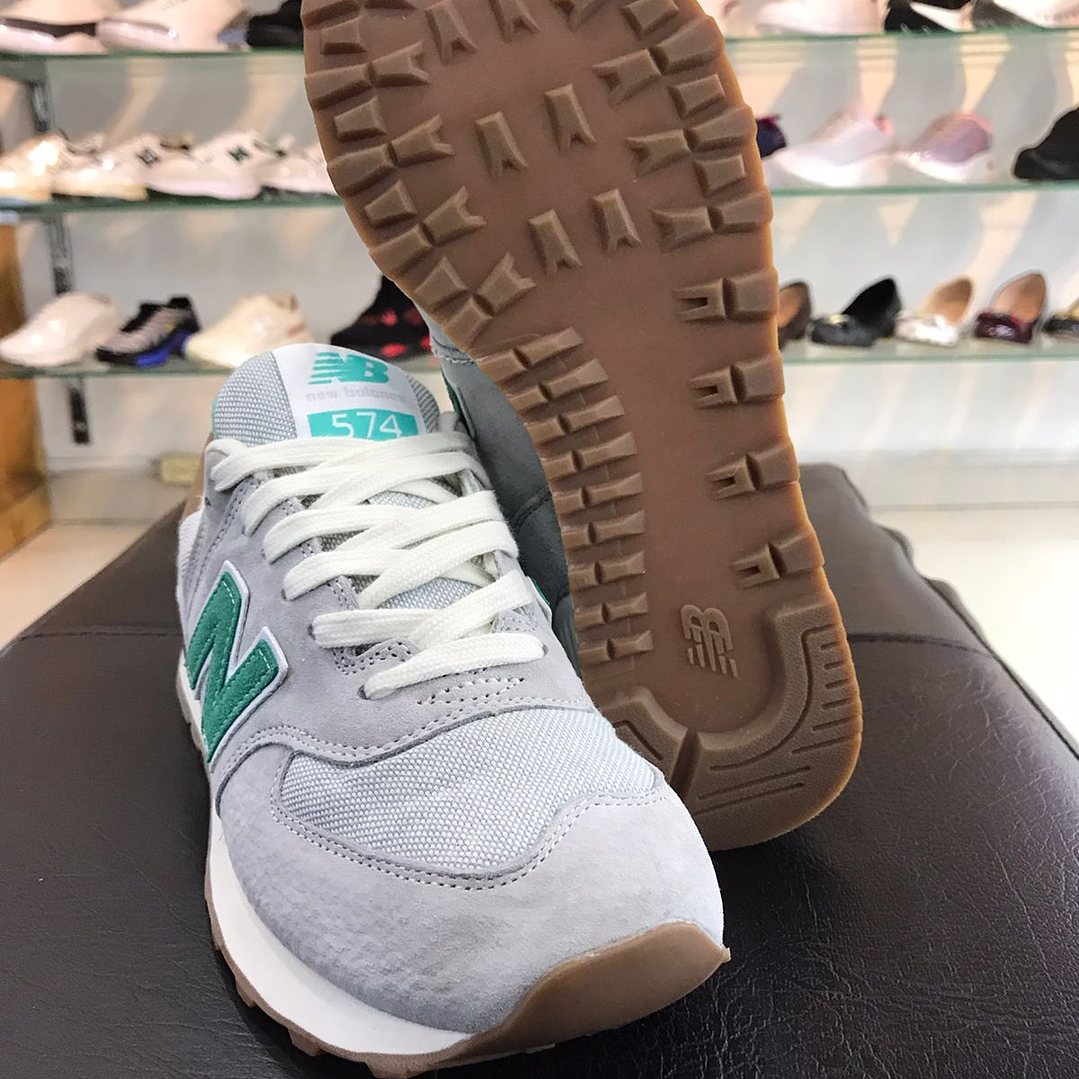 New Balance 574 Verde con Gris 2