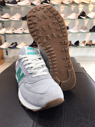 New Balance 574 Verde con Gris