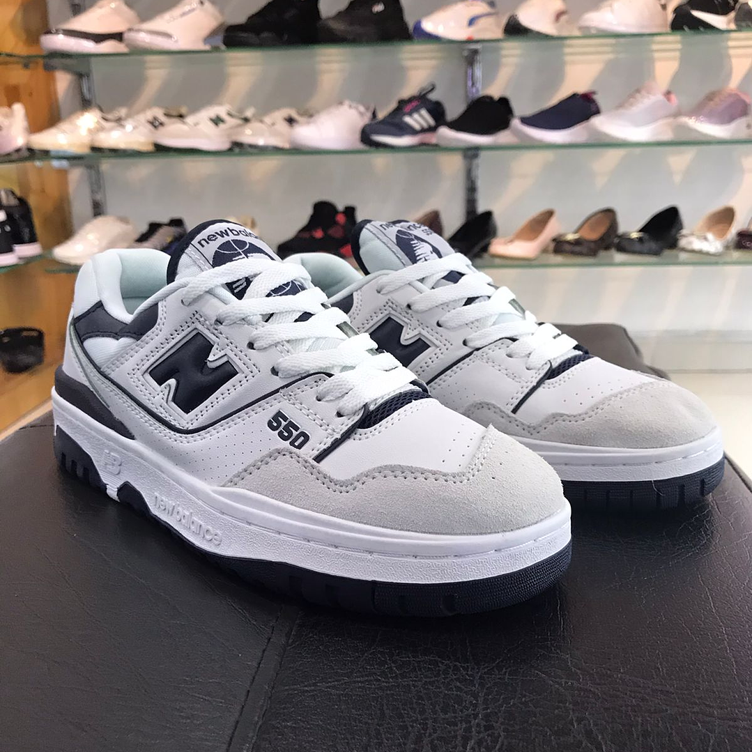 New Balance 550 Blanco con Negro 4