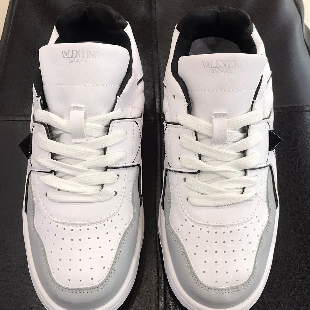 Valentino Garavani One Stud Blanco Negro 5