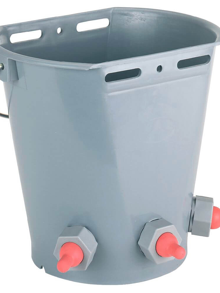 Balde con Tres Chupetes para Ternero 1