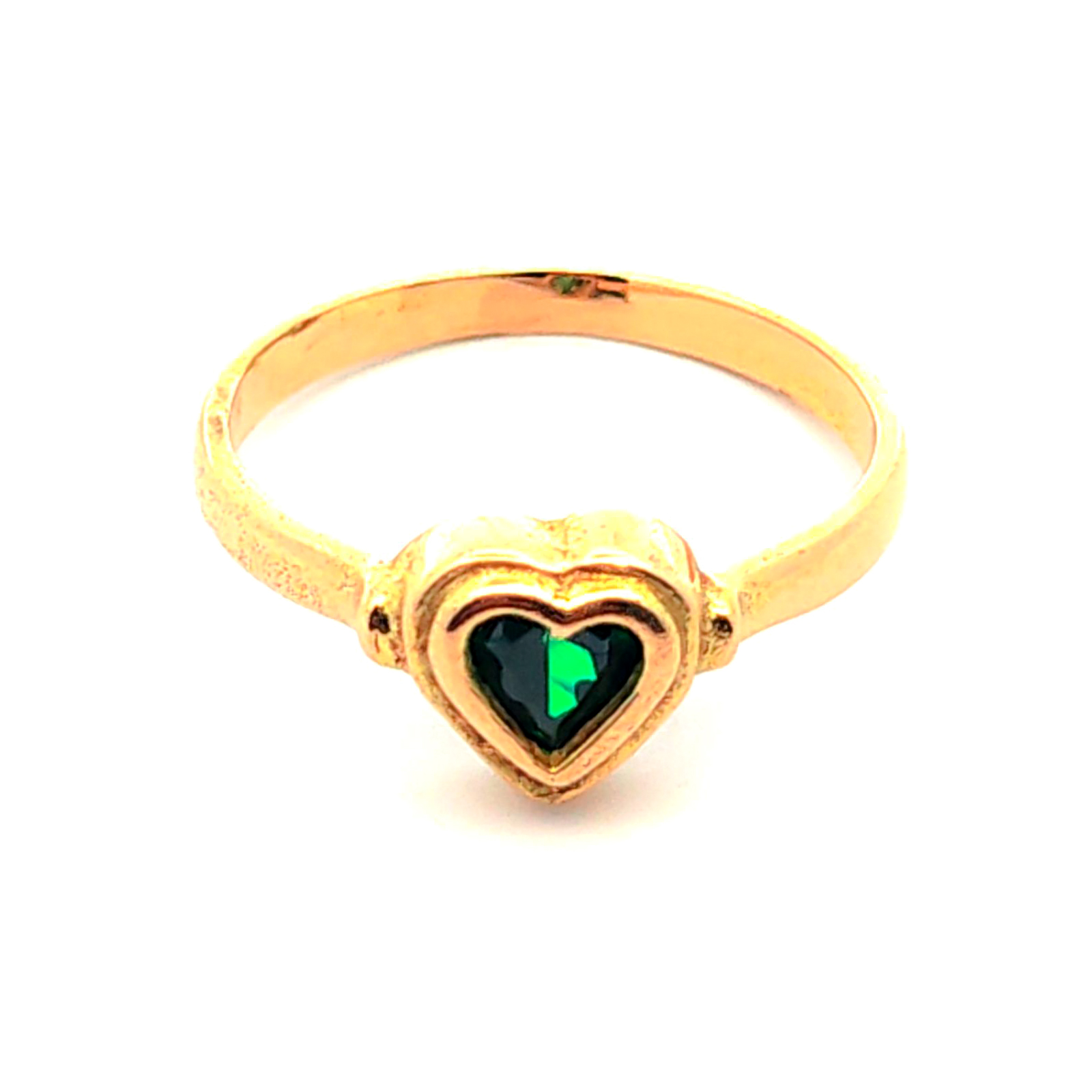 Anillo de oro 18k modelo de corazon central, peso 3,23 grs, talla 19 3