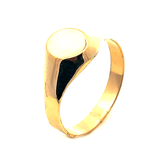 Anillo de oro 18k modelo sello, peso 2,88 grs, talla 22