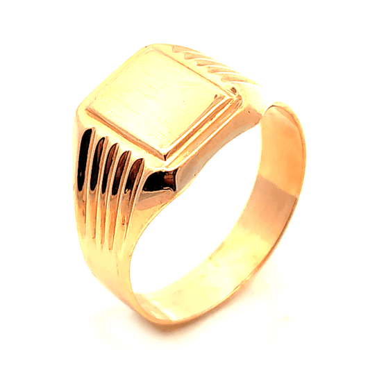 Anillo de oro 18k, tipo sello,  peso 5,69 grs, talla 27 1