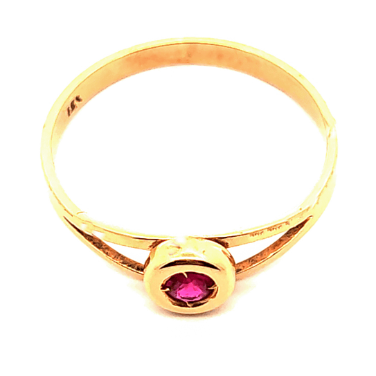 Anillo oro 18k, modelo solitario con piedra fucsia, peso 1,92 grs, talla 19 3