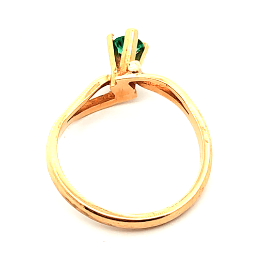 Anillo de oro 18k solitario con piedra central verde, peso 3,17 grs, talla 15 4