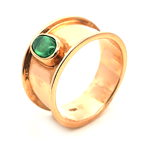 Anillo de oro 18k con piedra verde central, peso 4,20 grs, talla 14