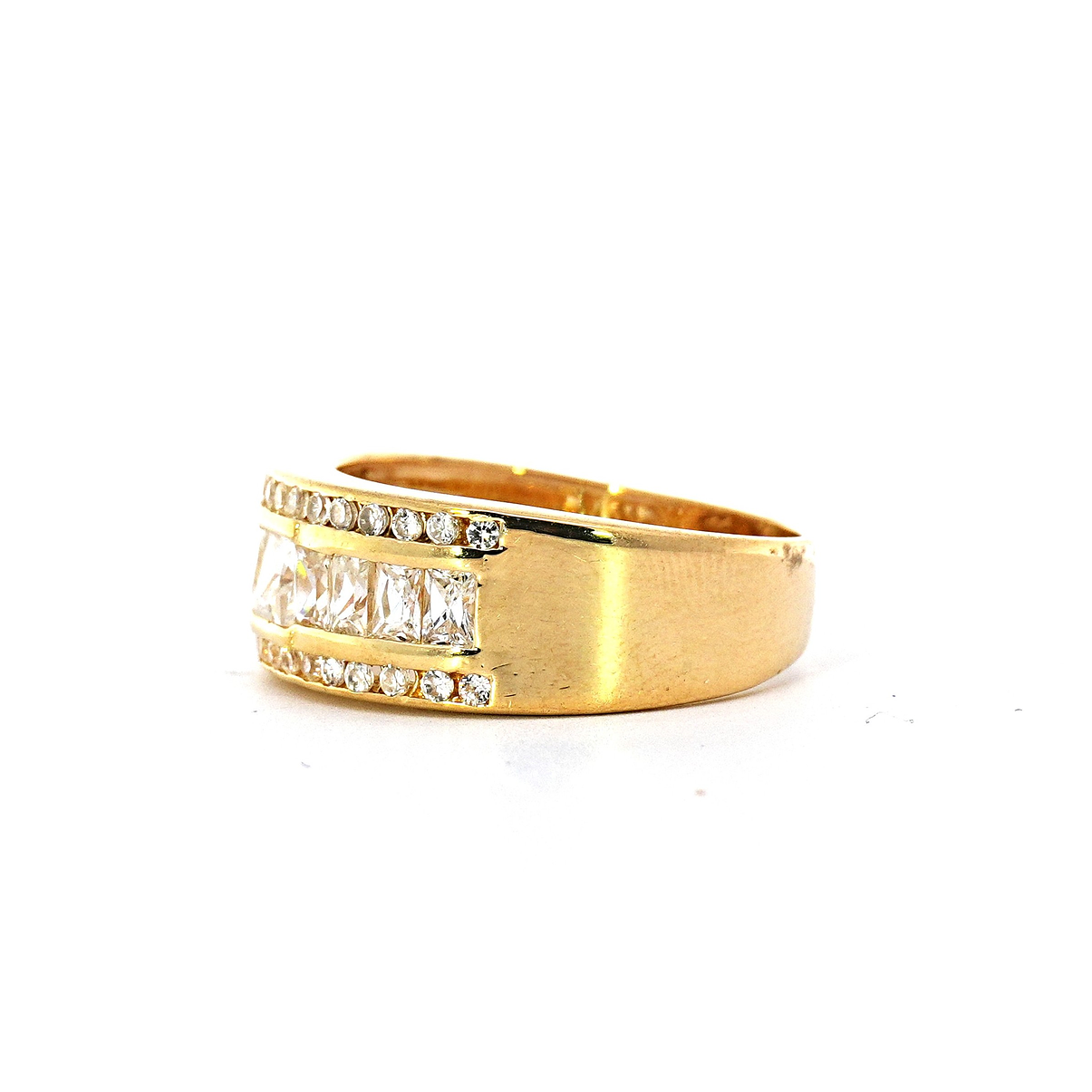 Anillo Oro 18K Peso:5.29 Gr. / Talla : 17.00 2