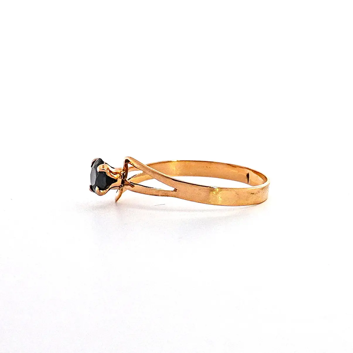 Anillo Oro 18K Peso:1.16 Gr. / Talla : 17.00 2