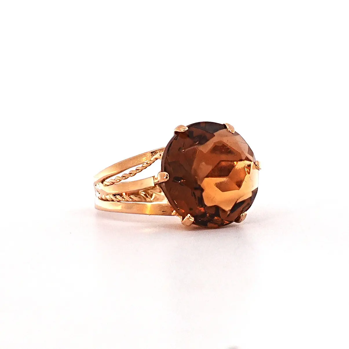 Anillo Oro 18K Peso:4.40 Gr. / Talla : 19.00 1