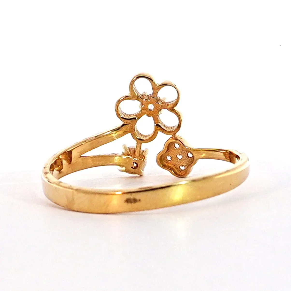 Anillo Oro 18K Peso:2.50 Gr. / Talla : 21.00 2