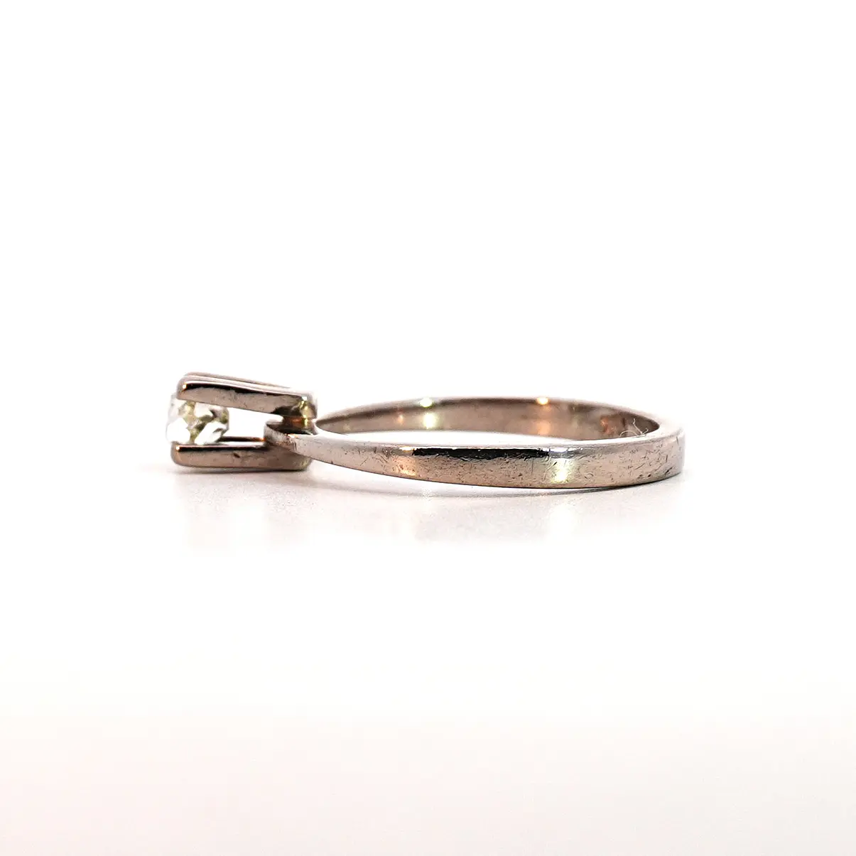 Anillo Oro 18K Peso:2.87 Gr. / Talla : 19.00 2