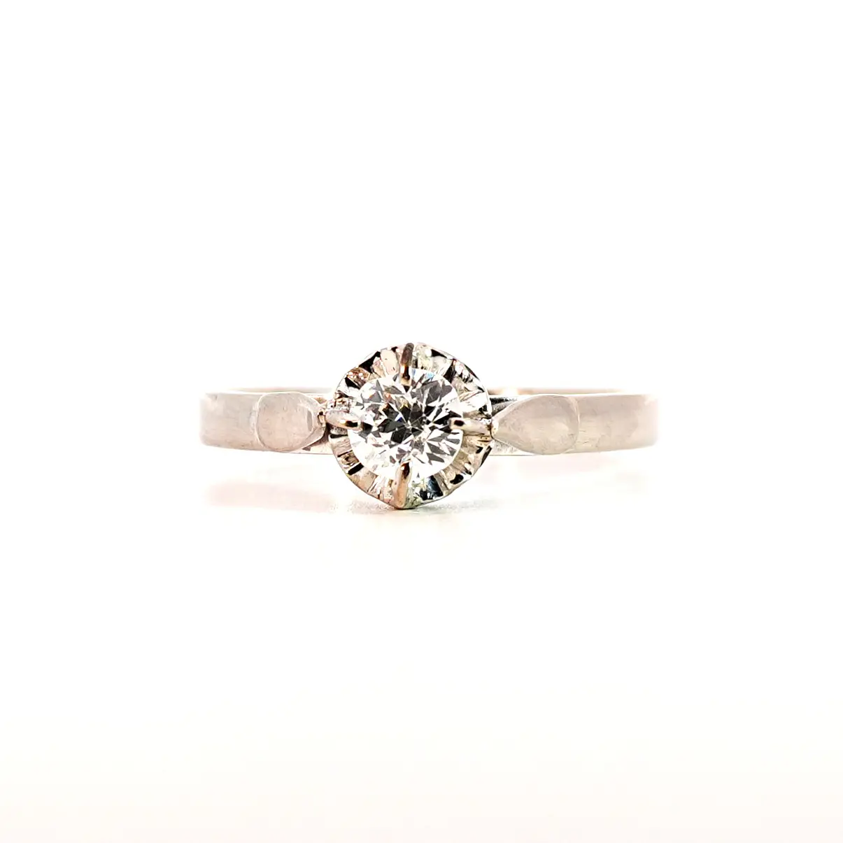 Anillo Oro 18K Peso:2.70 Gr. / Talla : 19.00 1