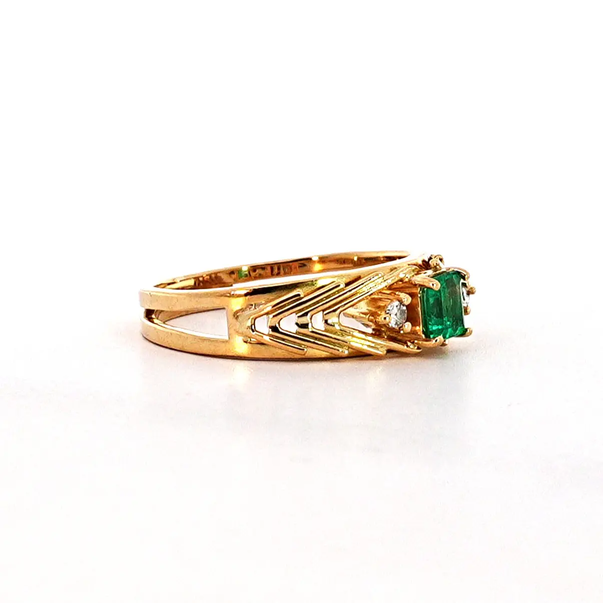 Anillo Oro 18K Peso:4.50 Gr. / Talla : 17.00 3
